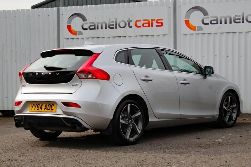 VOLVO V40 1.6 R-DESIGN LUX D2 2014