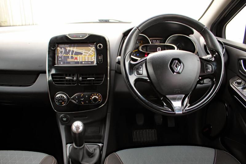 RENAULT CLIO 1.5 DYNAMIQUE S M-NAV DCI 2014