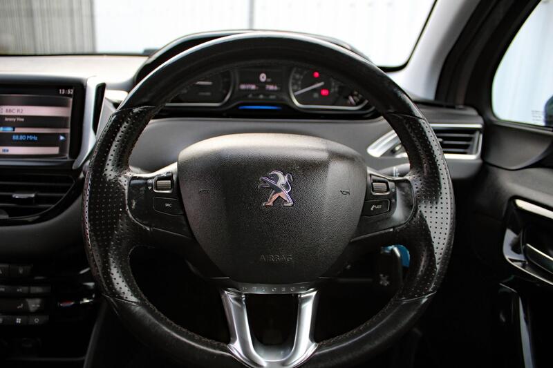 PEUGEOT 208 1.2 ALLURE 2012