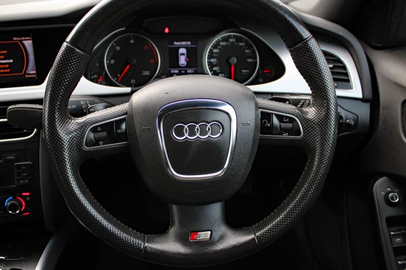 AUDI A4 AVANT 2.0 TDI S LINE 2010