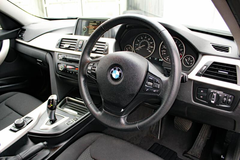 BMW 3 SERIES 2.0 320i SE Touring 2014
