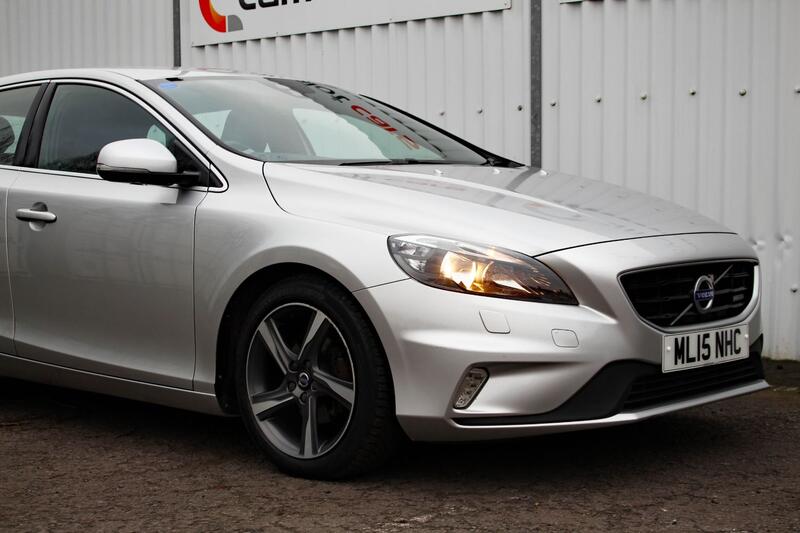 VOLVO V40 1.6 R-Design D2 (115hp) 2015