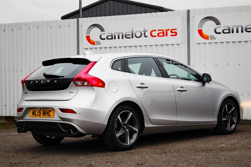 VOLVO V40 1.6 R-Design D2 (115hp) 2015