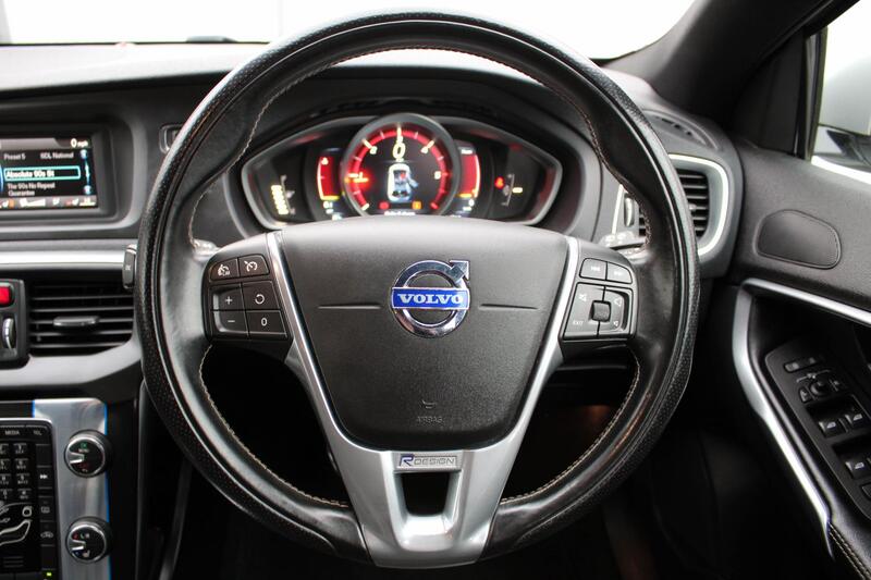 VOLVO V40 1.6 R-Design D2 (115hp) 2015