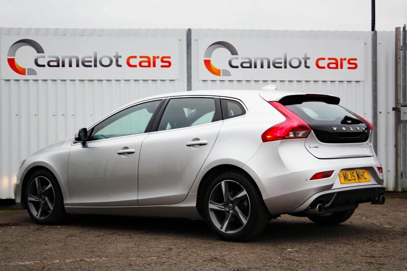 VOLVO V40 1.6 R-Design D2 (115hp) 2015