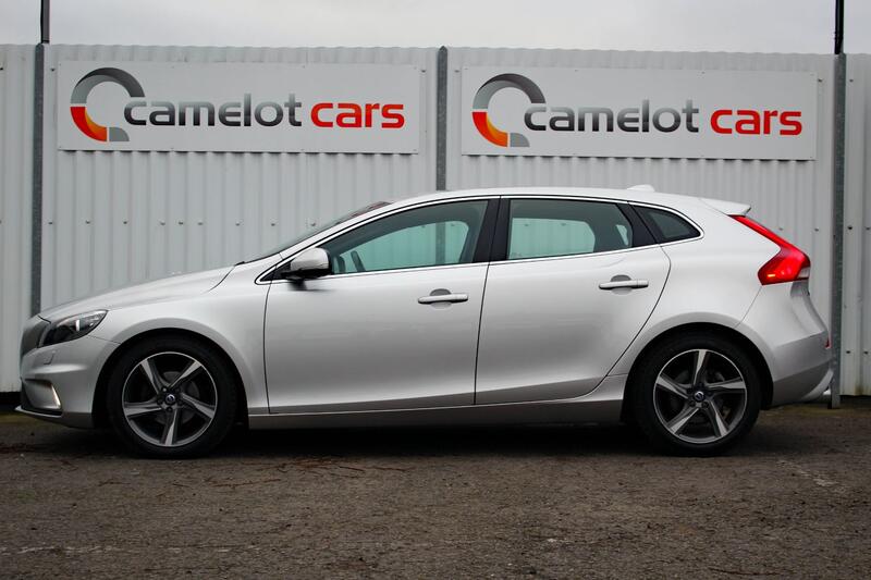 VOLVO V40 1.6 R-Design D2 (115hp) 2015