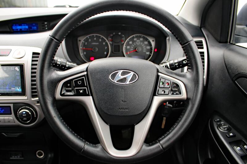 HYUNDAI I20 1.4 Style  2011