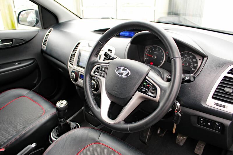 HYUNDAI I20 1.4 Style  2011