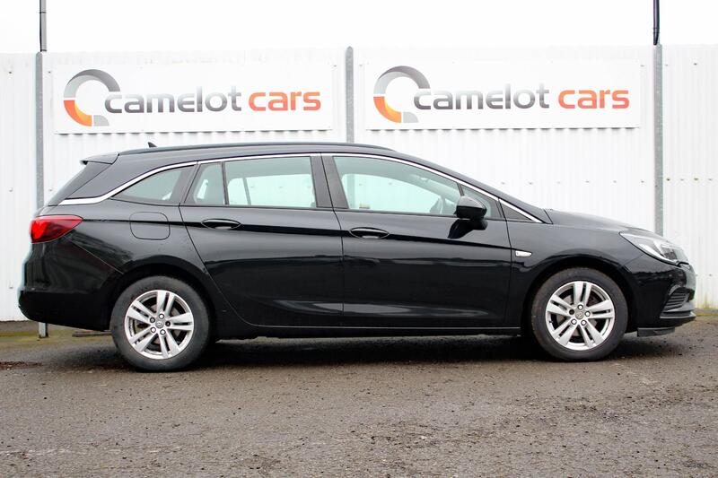 VAUXHALL ASTRA 1.4 i Turbo Tech Line Nav 2017