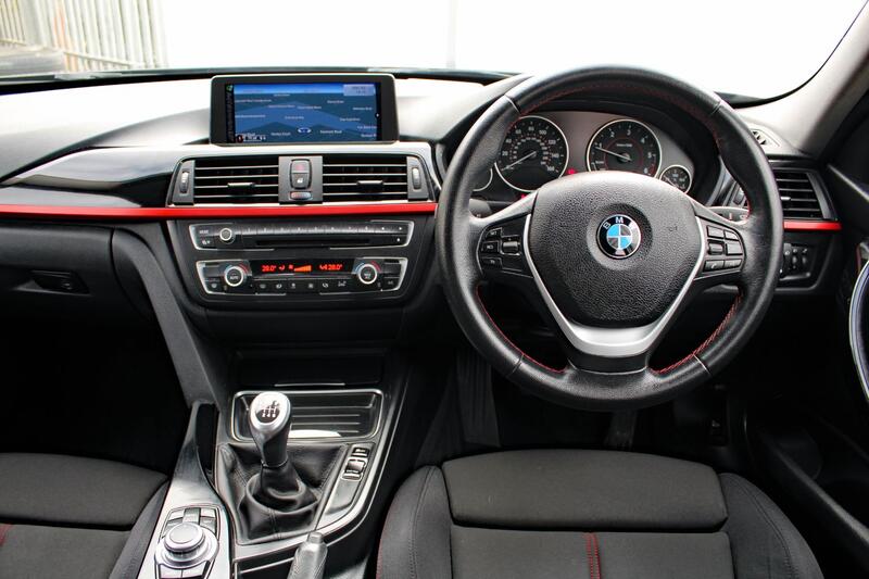 BMW 3 SERIES 2.0 318d Sport Saloon 2013