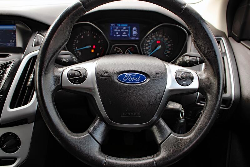 FORD FOCUS 1.0 T EcoBoost Zetec Navigator 2014