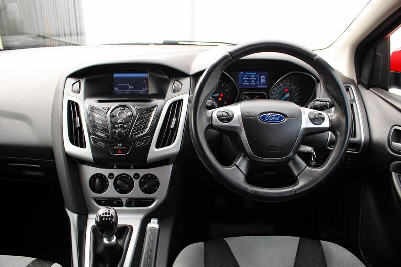 FORD FOCUS 1.0 T EcoBoost Zetec Navigator 2014