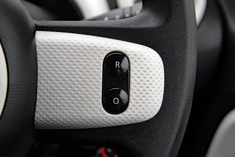 RENAULT TWINGO 1.0 Play SCe 70 2016