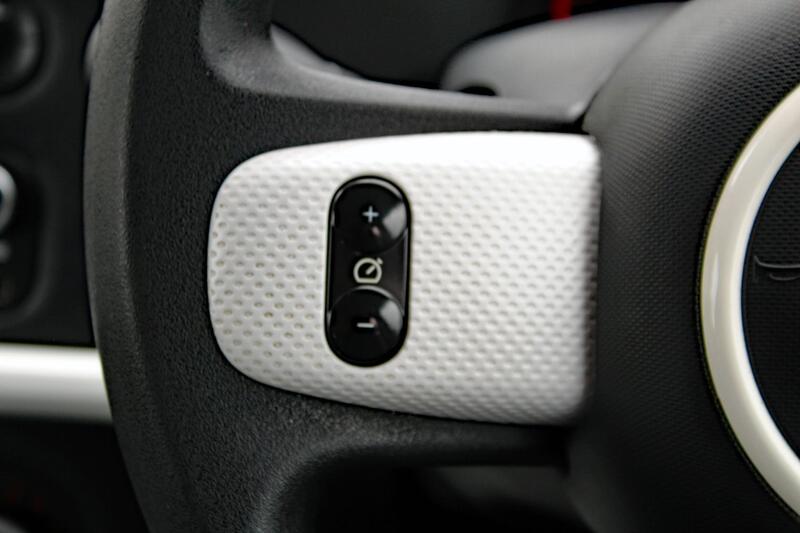 RENAULT TWINGO 1.0 Play SCe 70 2016
