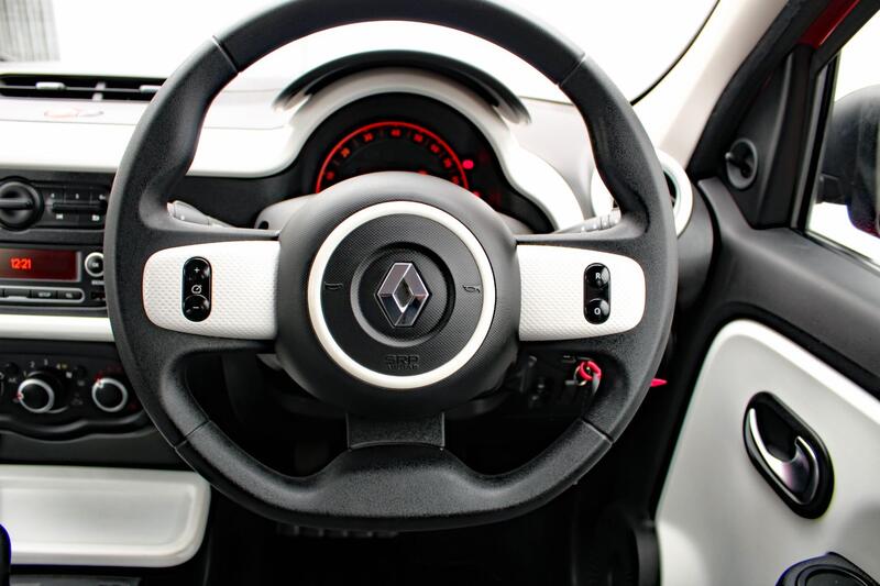 RENAULT TWINGO 1.0 Play SCe 70 2016