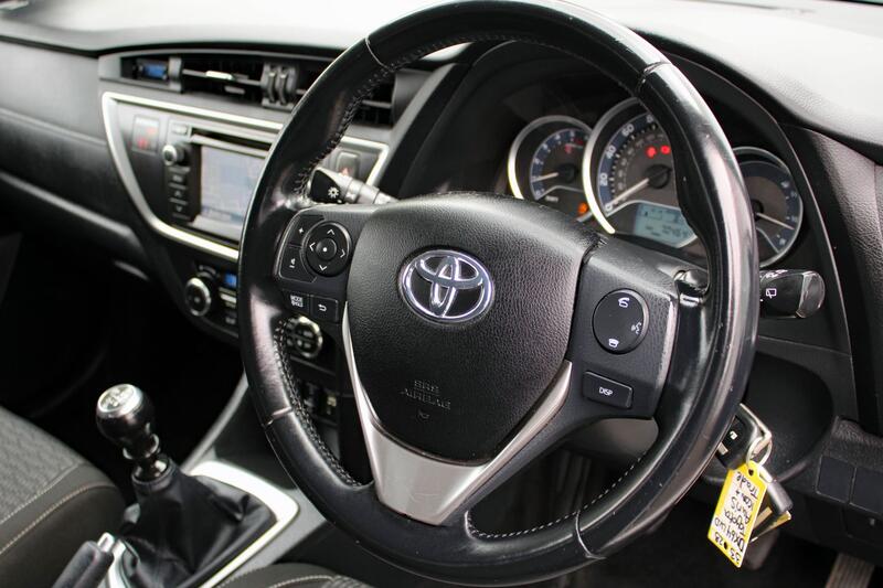 TOYOTA AURIS 1.4 D-4D Icon Plus 2014
