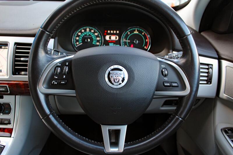 JAGUAR XF 2.2 d Premium Luxury 2011