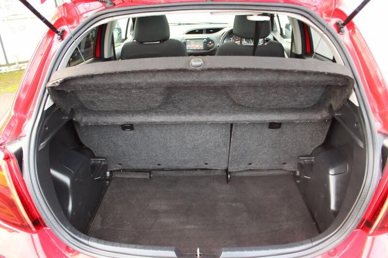 TOYOTA YARIS 1.3 Dual VVT-i Sport 2015