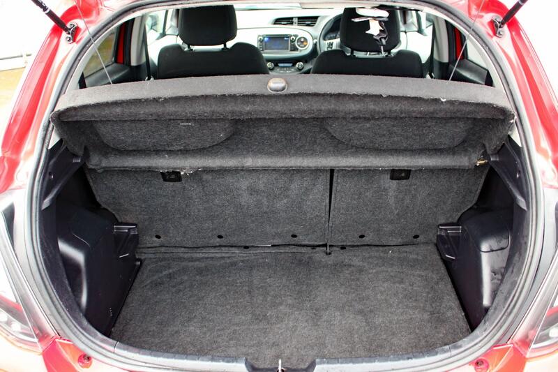 TOYOTA YARIS 1.5 VVT-h Icon Plus 2014