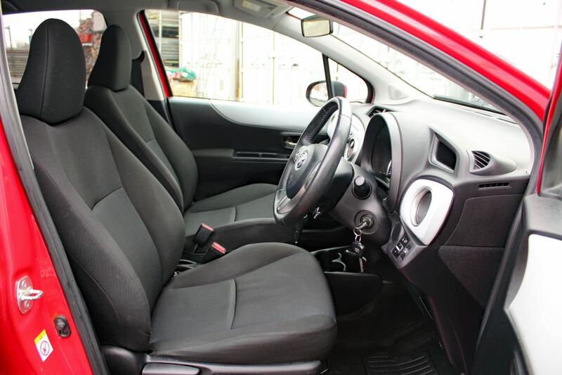 TOYOTA YARIS 1.5 VVT-h Icon Plus 2014
