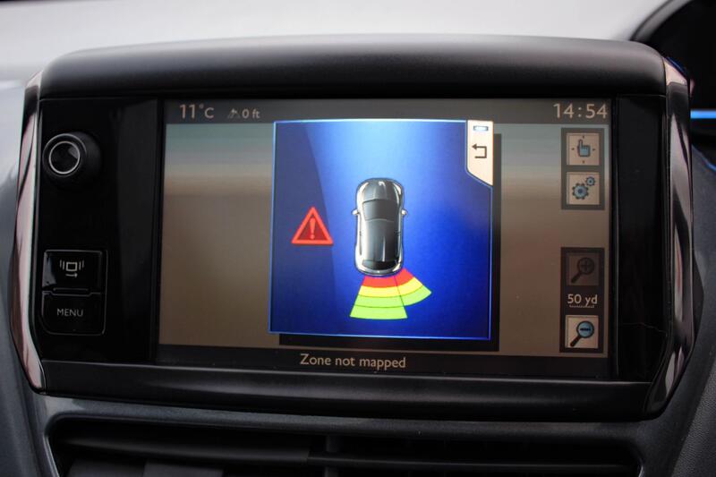 PEUGEOT 208 1.6 e-HDi Feline 2013