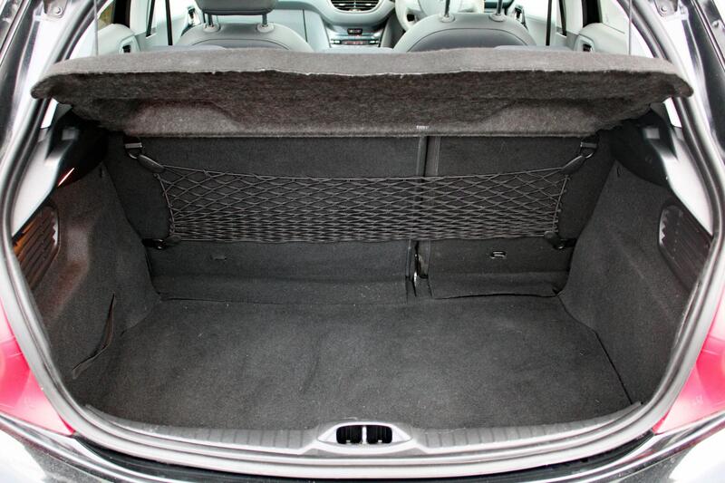 PEUGEOT 208 1.6 e-HDi Feline 2013