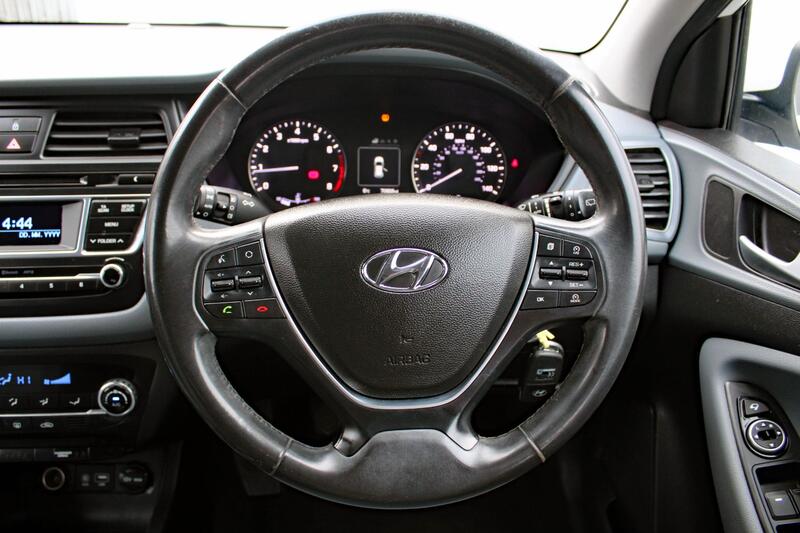 HYUNDAI I20 1.2 Premium 2015