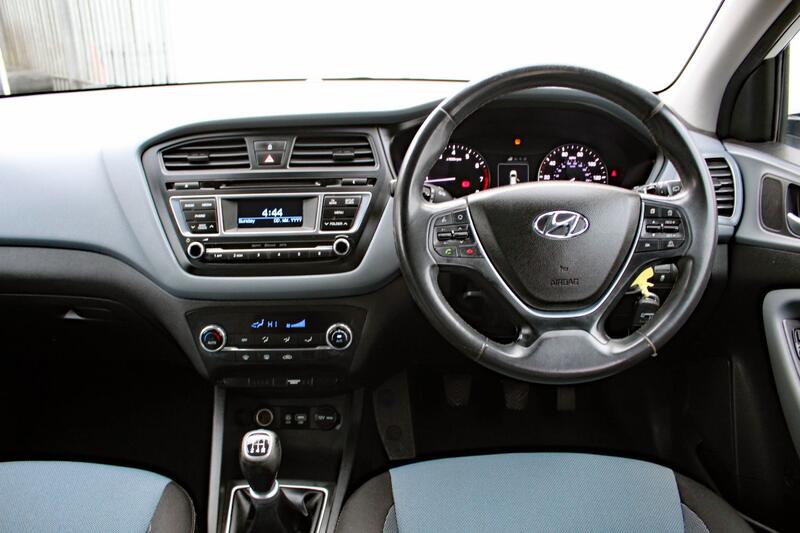HYUNDAI I20 1.2 Premium 2015