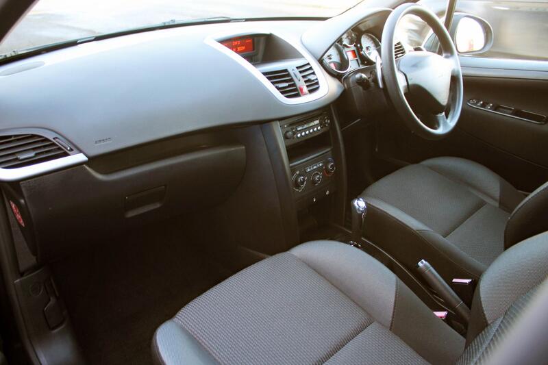 PEUGEOT 207 1.4 16V S 2010