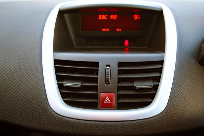 PEUGEOT 207 1.4 16V S 2010