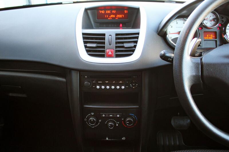 PEUGEOT 207 1.4 16V S 2010