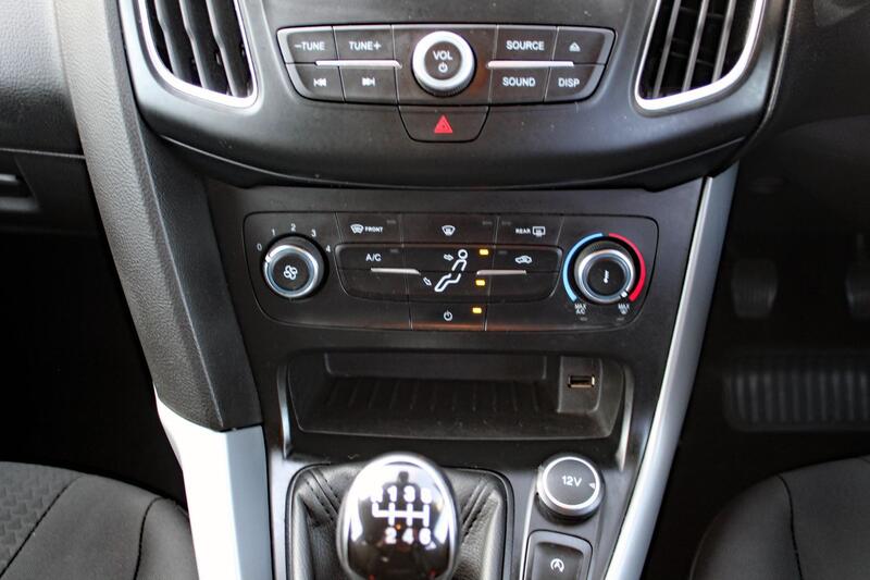 FORD FOCUS 1.0 T EcoBoost Zetec 2016