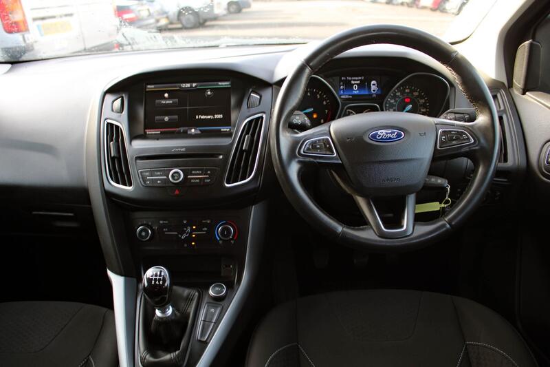 FORD FOCUS 1.0 T EcoBoost Zetec 2016