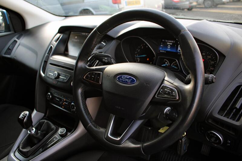 FORD FOCUS 1.0 T EcoBoost Zetec 2016
