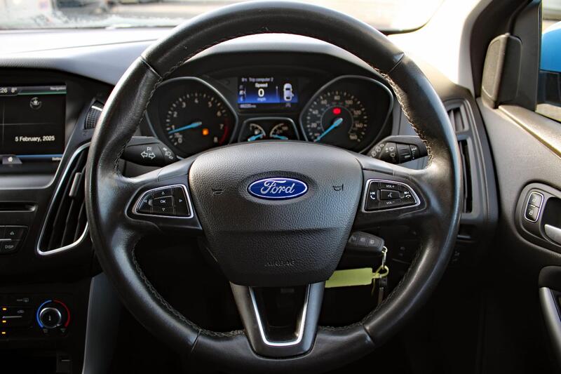 FORD FOCUS 1.0 T EcoBoost Zetec 2016
