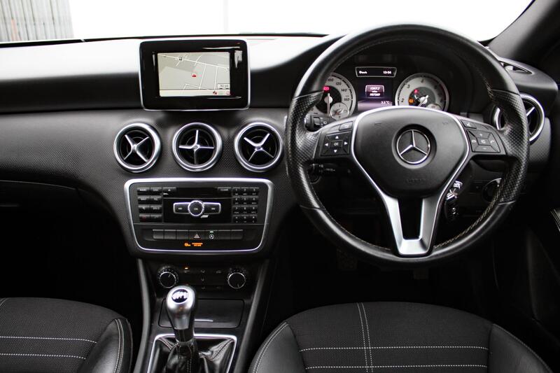 MERCEDES-BENZ A CLASS 2.1 A200d Sport 2015