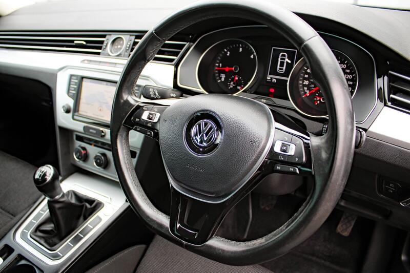 VOLKSWAGEN PASSAT 1.6 TDI BlueMotion Tech SE Business 2016