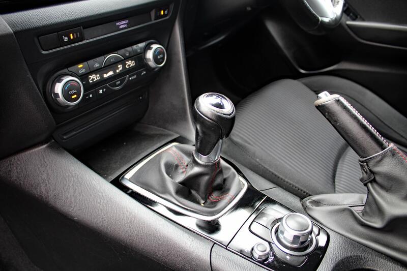 MAZDA MAZDA3 2.0 SKYACTIV-G SE-L Nav 2016