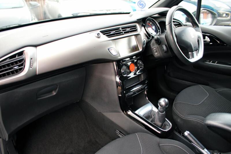 DS AUTOMOBILES DS 3 1.2 PureTech Chic 2016