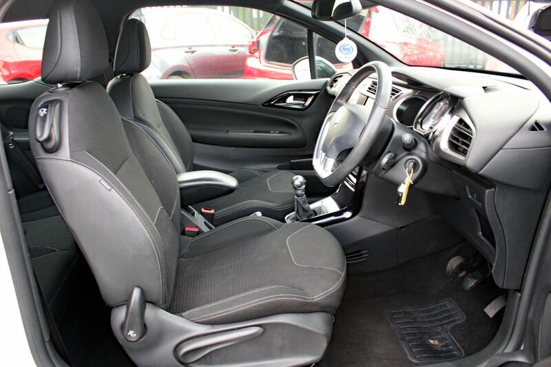 DS AUTOMOBILES DS 3 1.2 PureTech Chic 2016