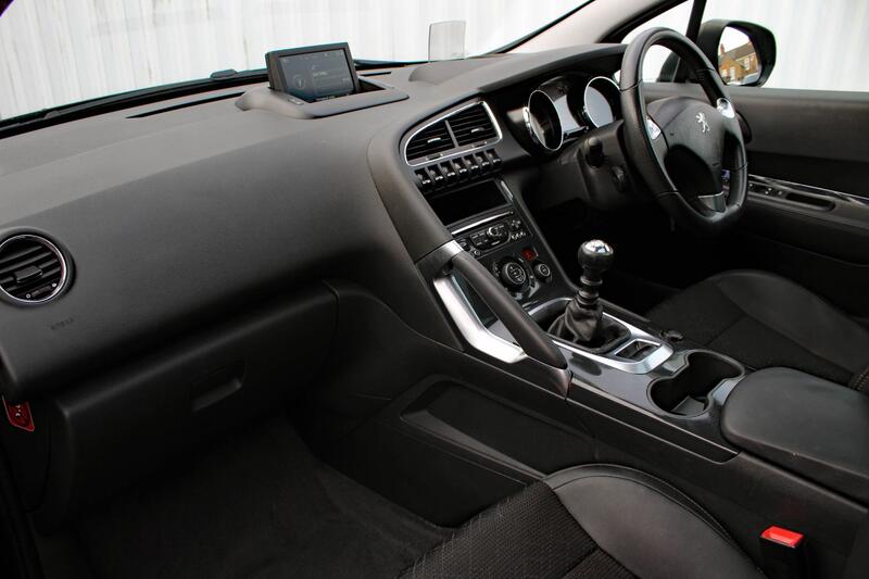 PEUGEOT 3008 1.6 HDi Allure 2015