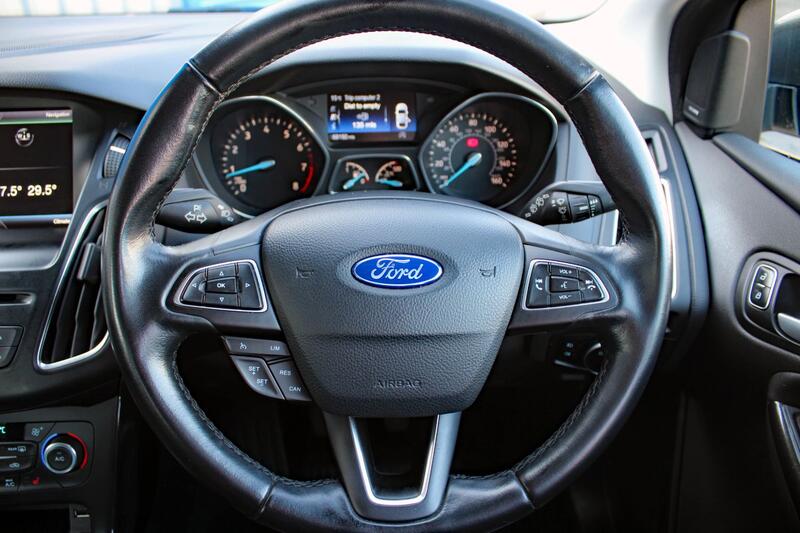 FORD FOCUS 1.0 T EcoBoost Titanium X 2015