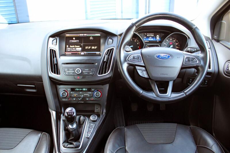 FORD FOCUS 1.0 T EcoBoost Titanium X 2015