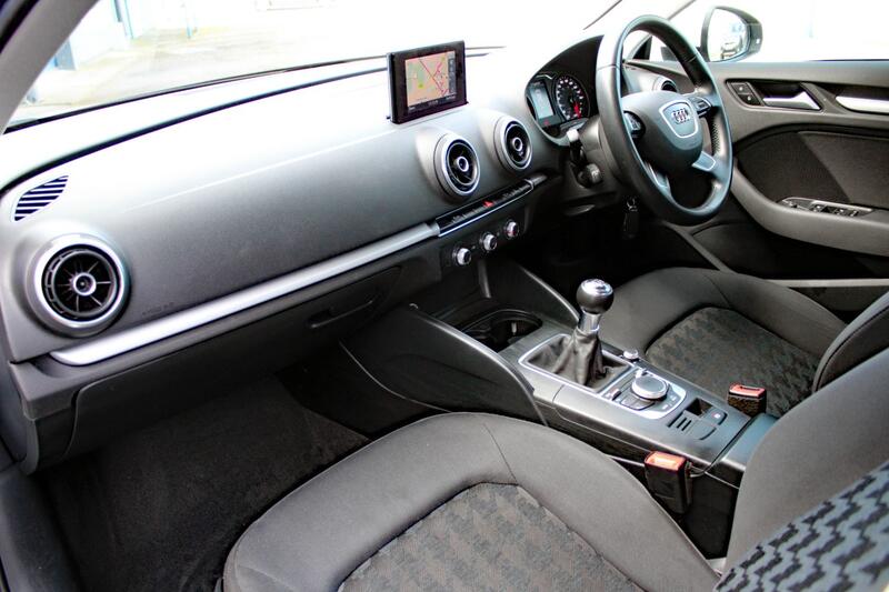 AUDI A3 1.6 TDI ultra SE Technik 2015