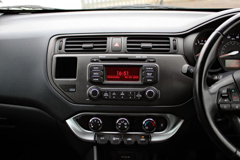 KIA RIO 1.3 VR7 2014