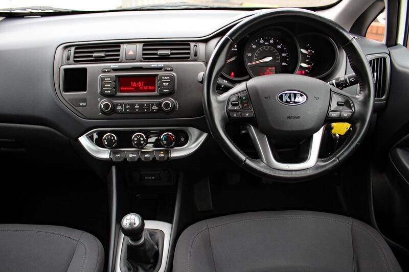 KIA RIO 1.3 VR7 2014