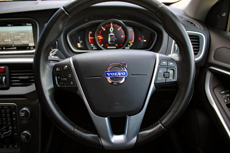 VOLVO V40 CROSS COUNTRY 2.0 Cross Country D3 2015