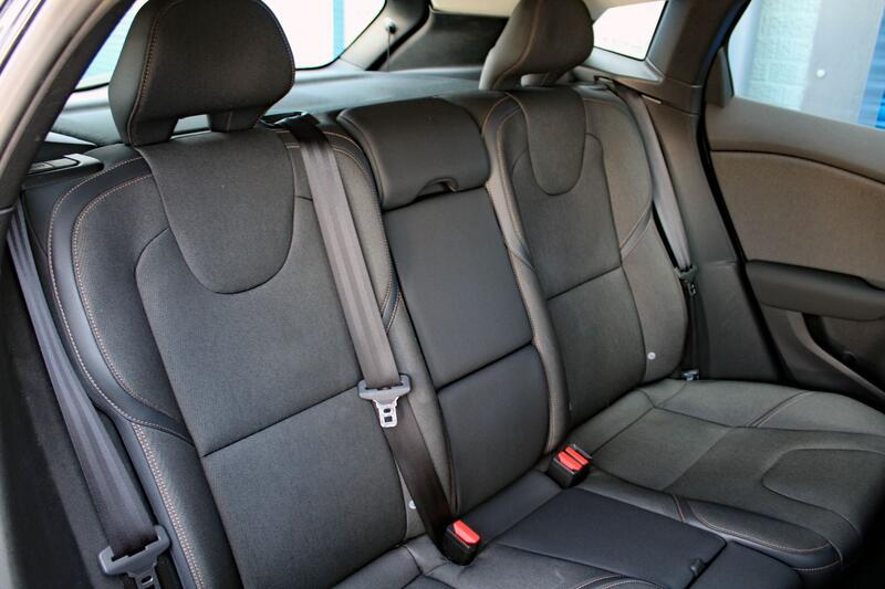 VOLVO V40 CROSS COUNTRY 2.0 Cross Country D3 2015