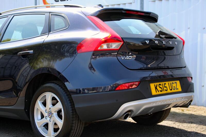 VOLVO V40 CROSS COUNTRY 2.0 Cross Country D3 2015