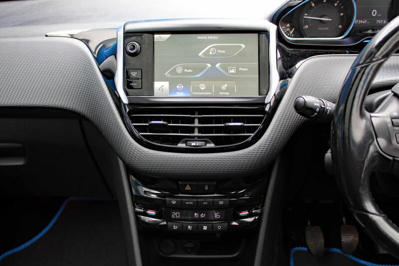 PEUGEOT 2008 1.6 e-HDi Allure 2014